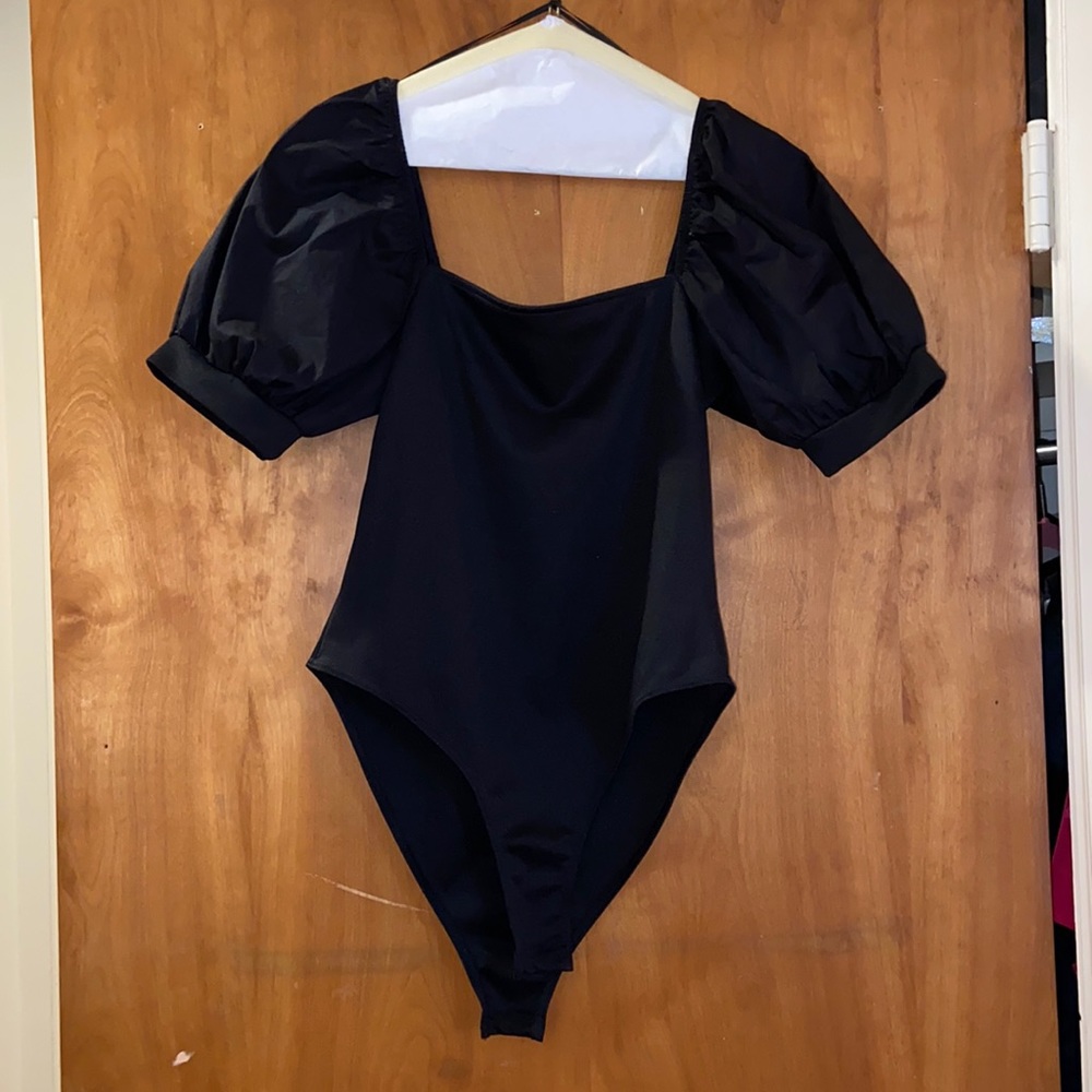 Brand new TOPSHOP black body suit with puff sleeve